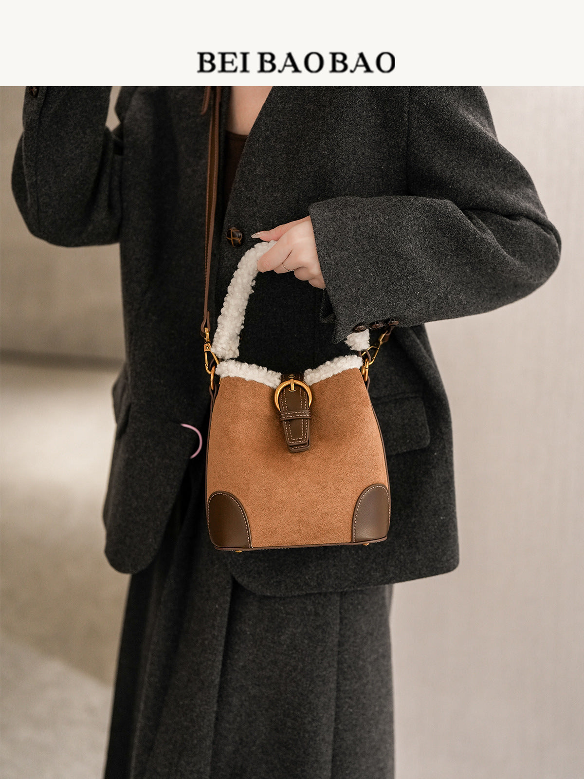 Women's Light Luxury Western Style Retro City Bucket Bag