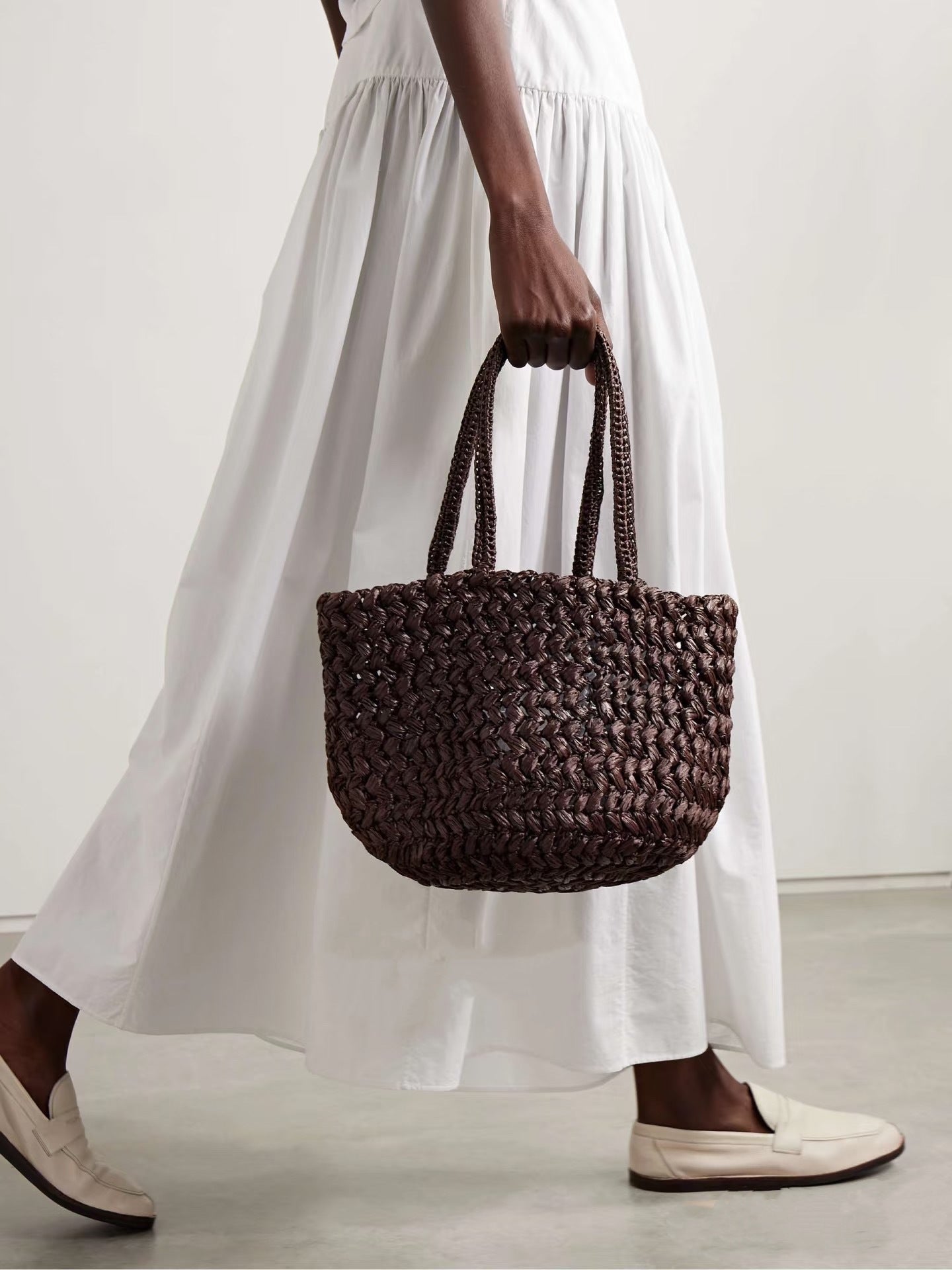 Women's Simple Stylish Hand-woven Fashion Commuter Straw Women's Shoulder Bag