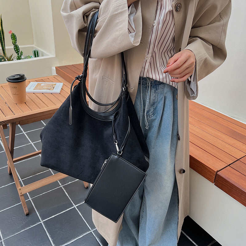 Women's Suede Large Capacity Underarm Retro Mother Bucket Bags
