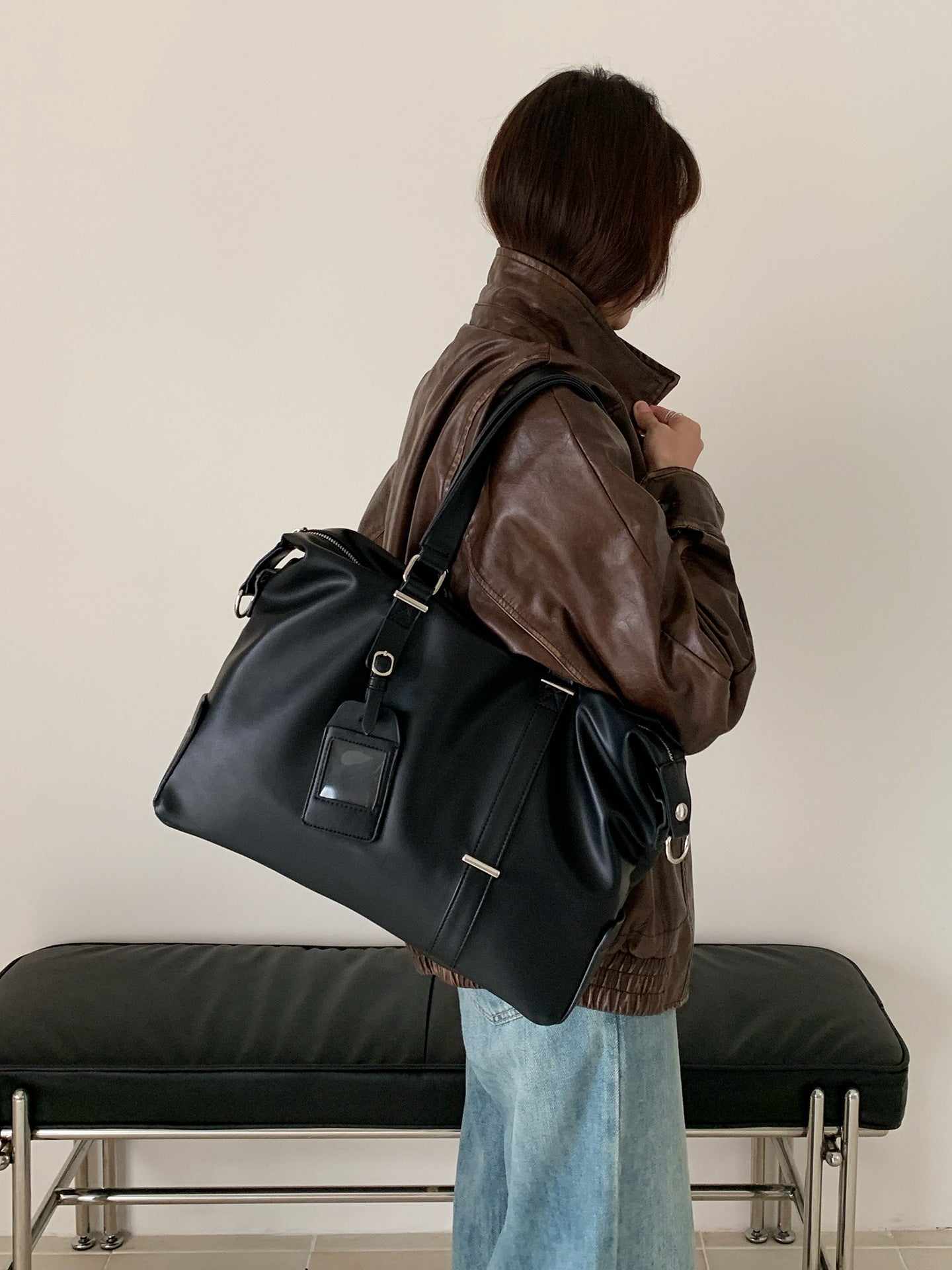 Capacity Retro Business Traveling Simple Light Women's Shoulder Bag