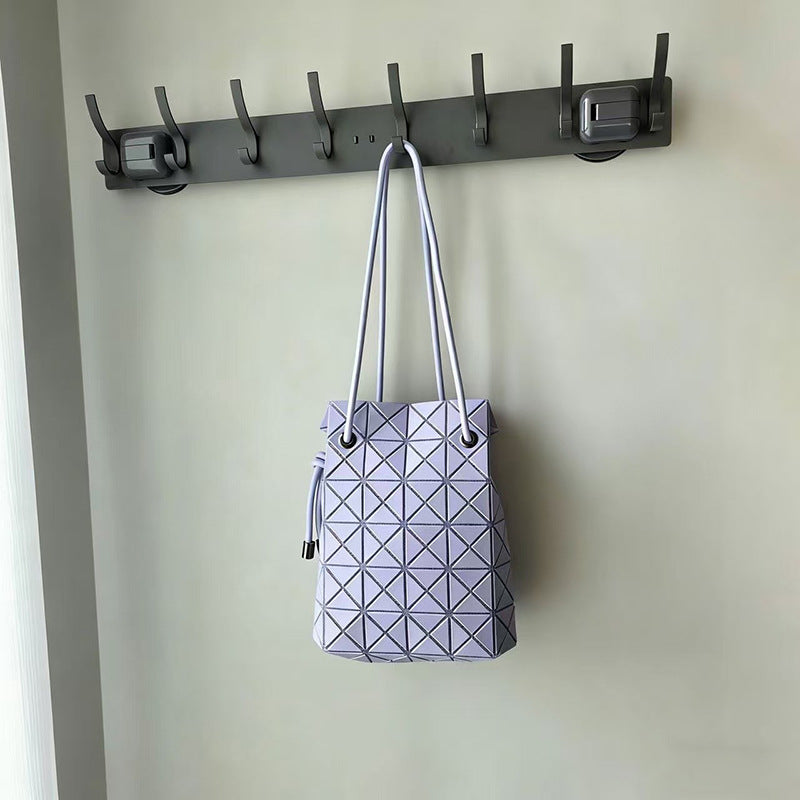 Geometric Rhombus With The Same Background Color Drawstring Women's Shoulder Bag