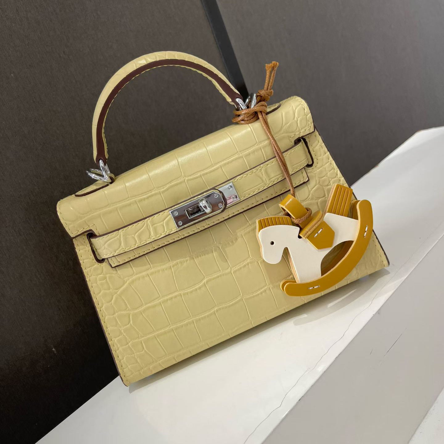 Women's Elegant Black Sier Crocodile Pattern Second Generation Kelly High-grade Genuine Women's Messenger Bag