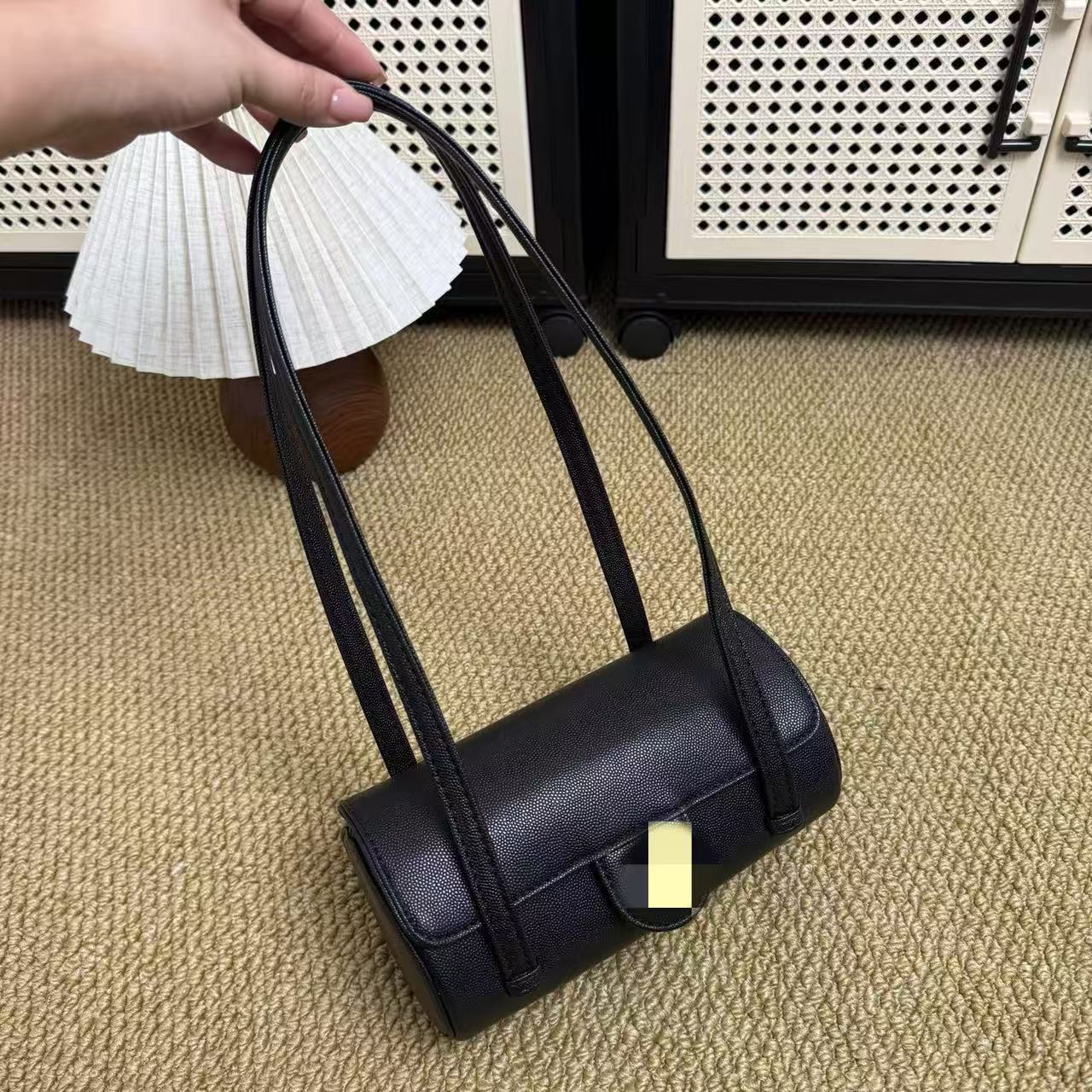 Women's Style Retro Affordable Luxury Round Fashion Underarm Simple Commute Women's Shoulder Bag