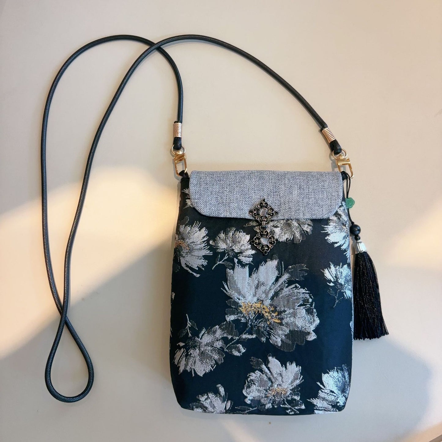 Chinese Style Brocade Embroidery Mobile For Women's Messenger Bag