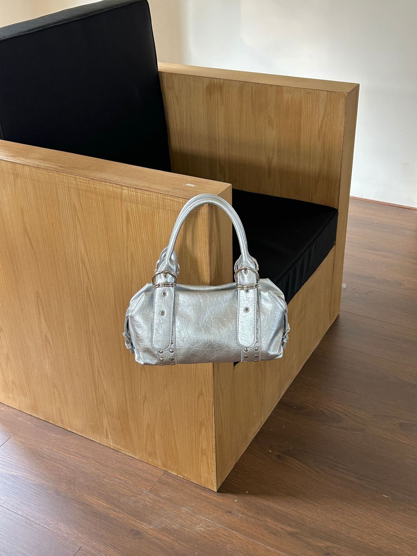 Women's Fashion Rivet Bowling High-grade Retro Women's Handbag